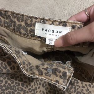 Leopard skirt in a good condition worn only 1 time